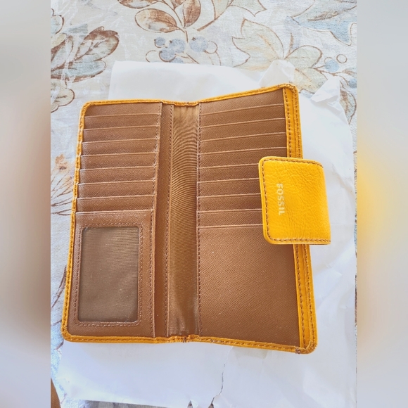 Leather Fossil Wallet - Picture 3 of 4